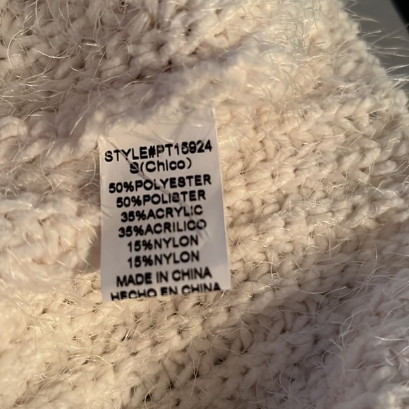 White oversized cable knit sweater - Picture 9 of 10